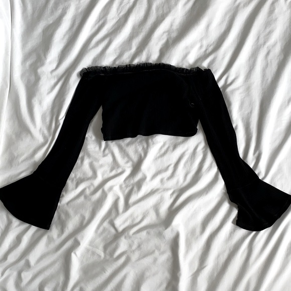 Black bell sleeve crop top - Picture 1 of 1